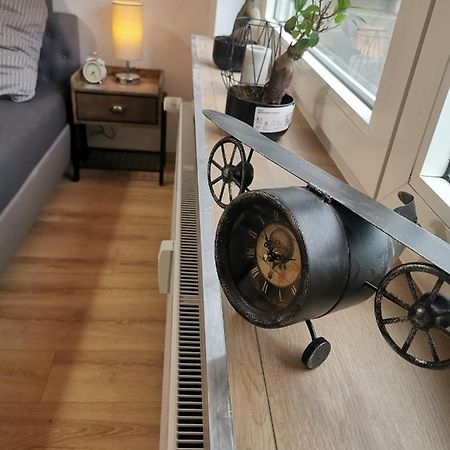 Frisch sanierte Ferienwohnung 2 min vom Südstrand - Balkon - PAY TV Wilhelmshaven Exterior foto